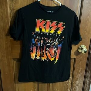 Kiss Graphic Tee